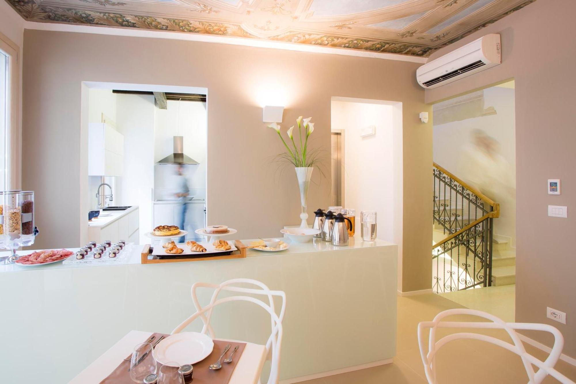 Borgoleoni 18 - Room And Breakfast Ferrara Bagian luar foto
