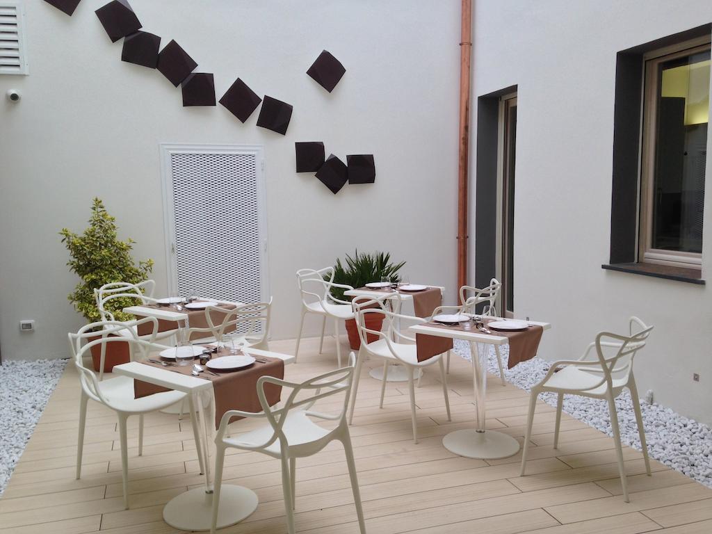 Borgoleoni 18 - Room And Breakfast Ferrara Bagian luar foto