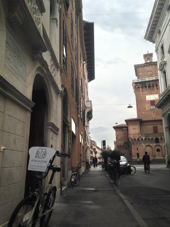 Borgoleoni 18 - Room And Breakfast Ferrara Bagian luar foto