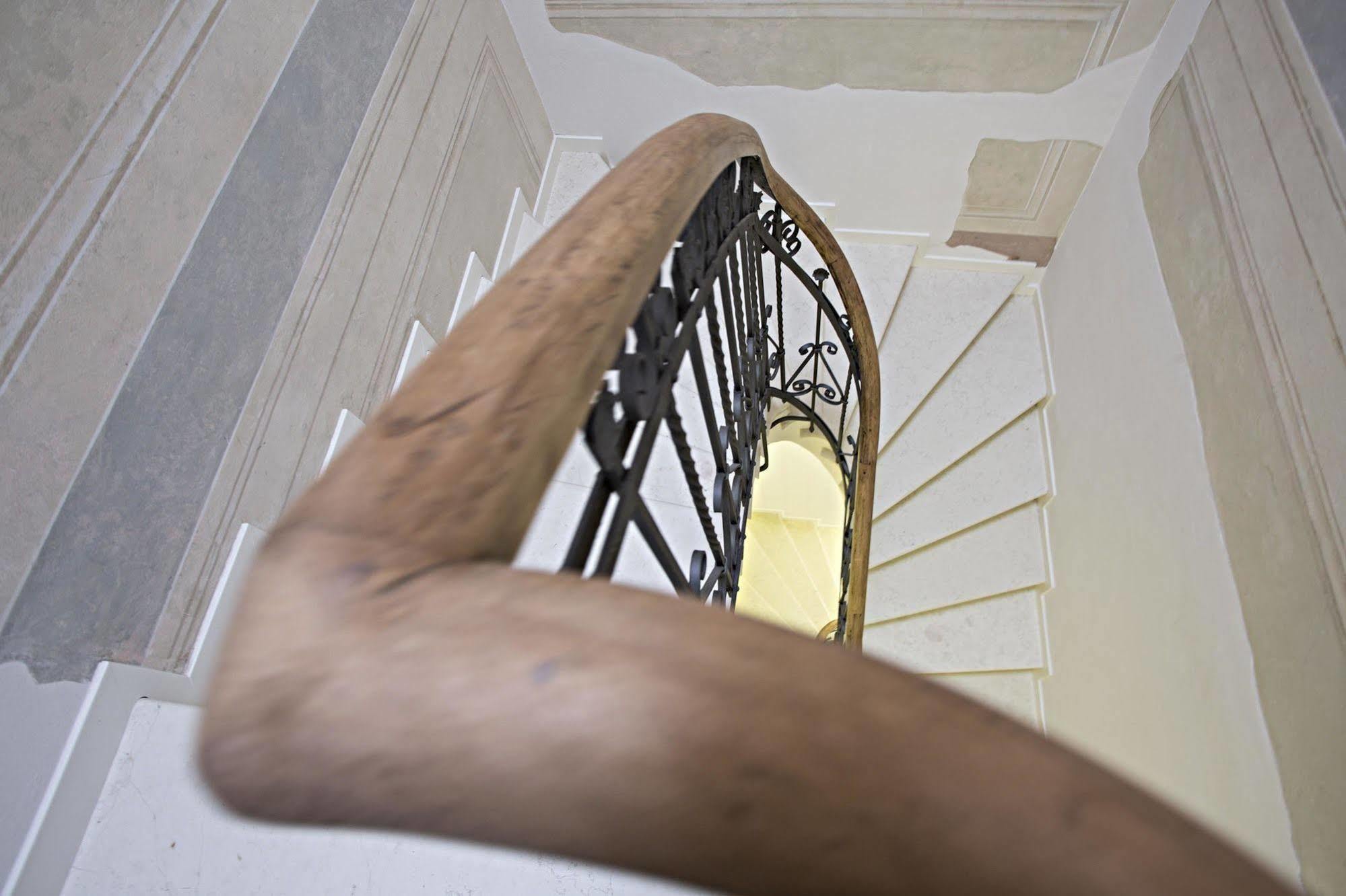 Borgoleoni 18 - Room And Breakfast Ferrara Bagian luar foto